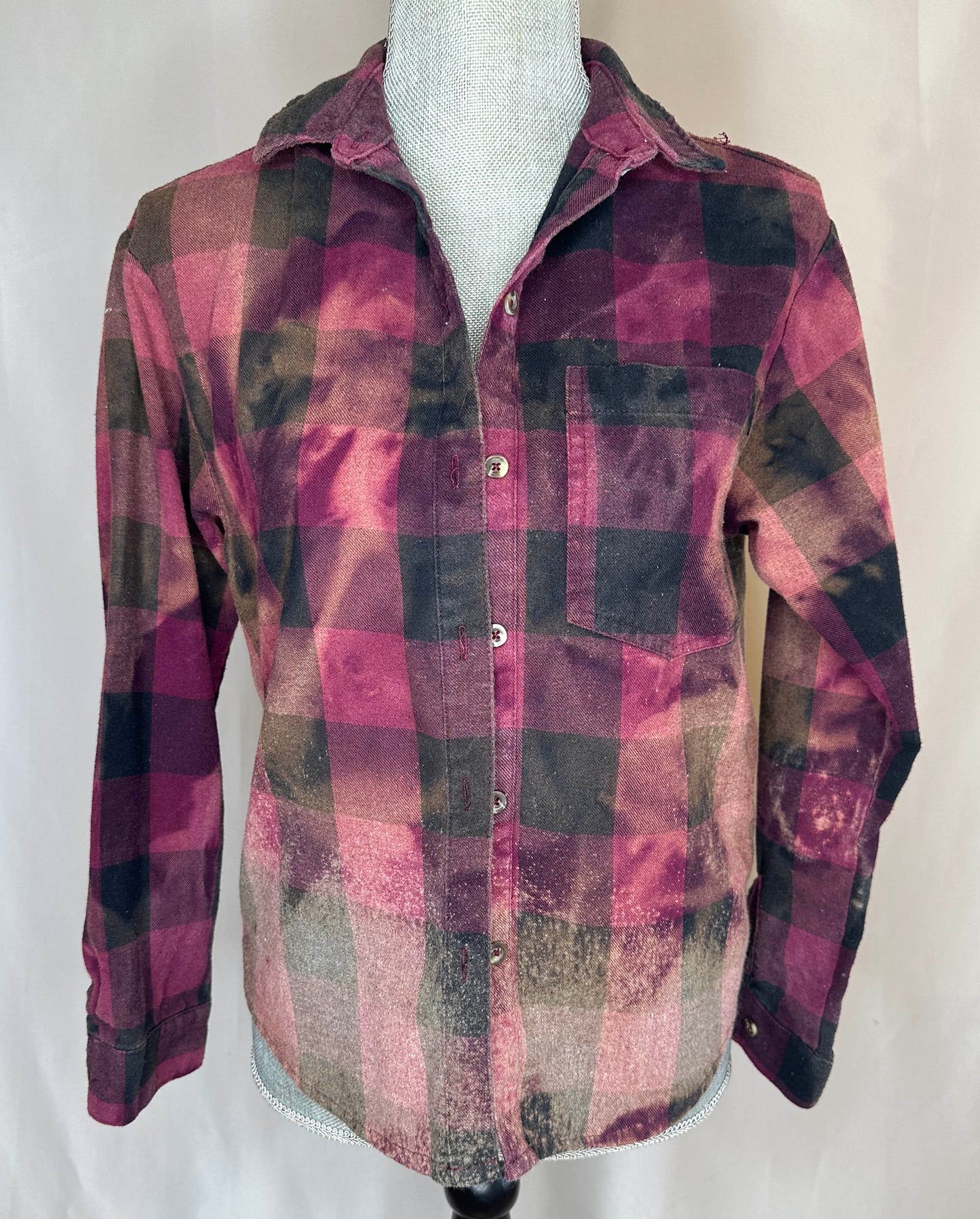 Women's Howdy Paid Long Sleeve Flannel with bull and front left pocket